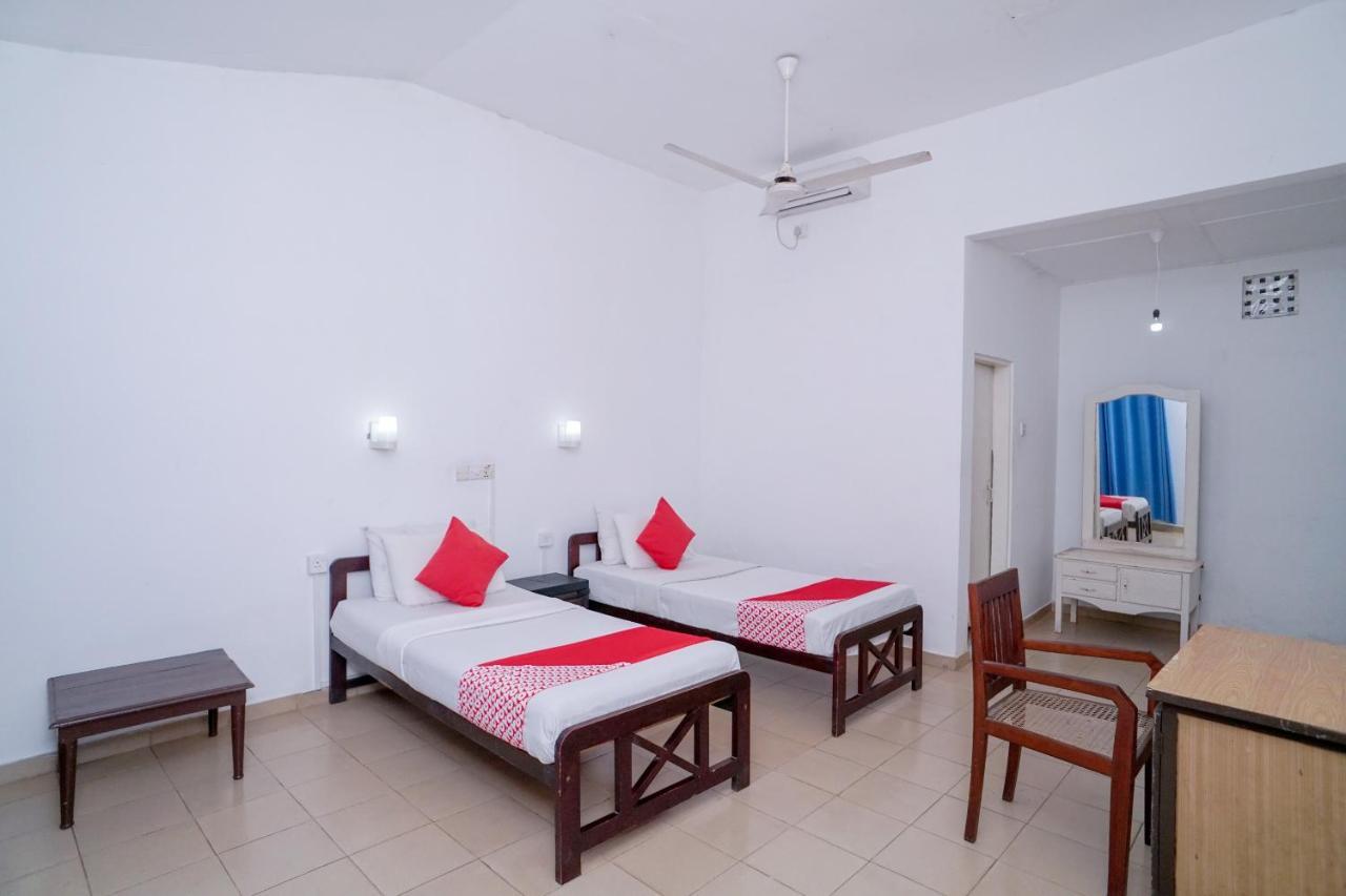 Oyo 384 Dilena Beach Resort Unawatuna Szoba fotó