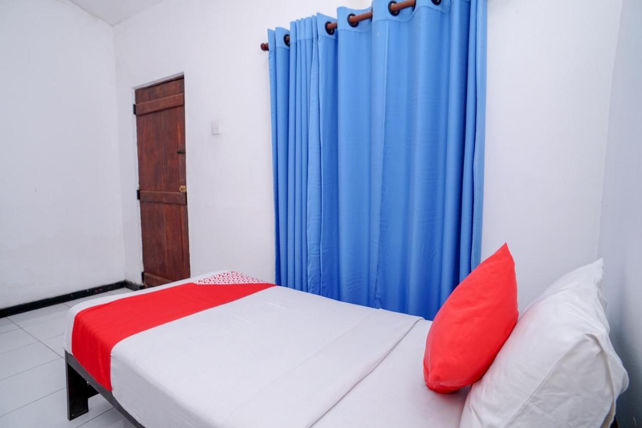 Oyo 384 Dilena Beach Resort Unawatuna Szoba fotó